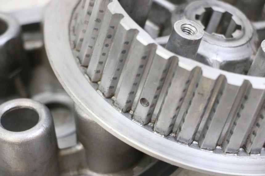 photo de FRIZIONE SUZUKI SV S 650 (1999 - 2002) - Stato della superficie e materiale