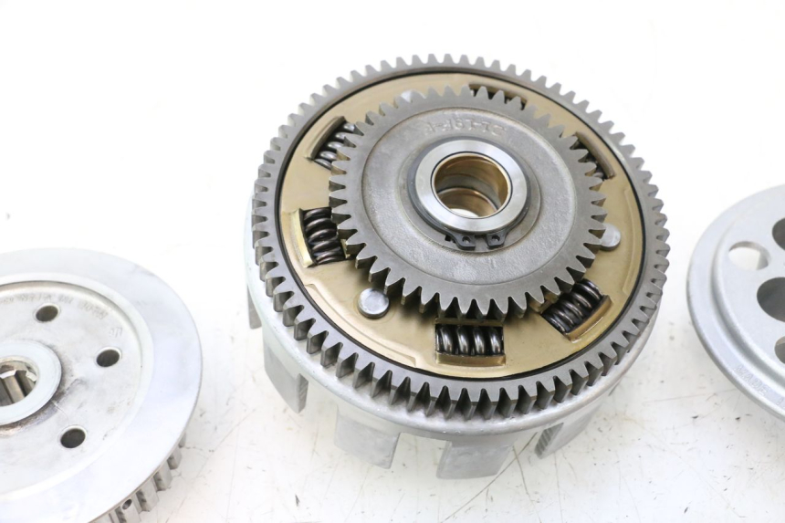 photo de FRIZIONE SUZUKI SV S 650 (1999 - 2002) - Caratteristiche distintive