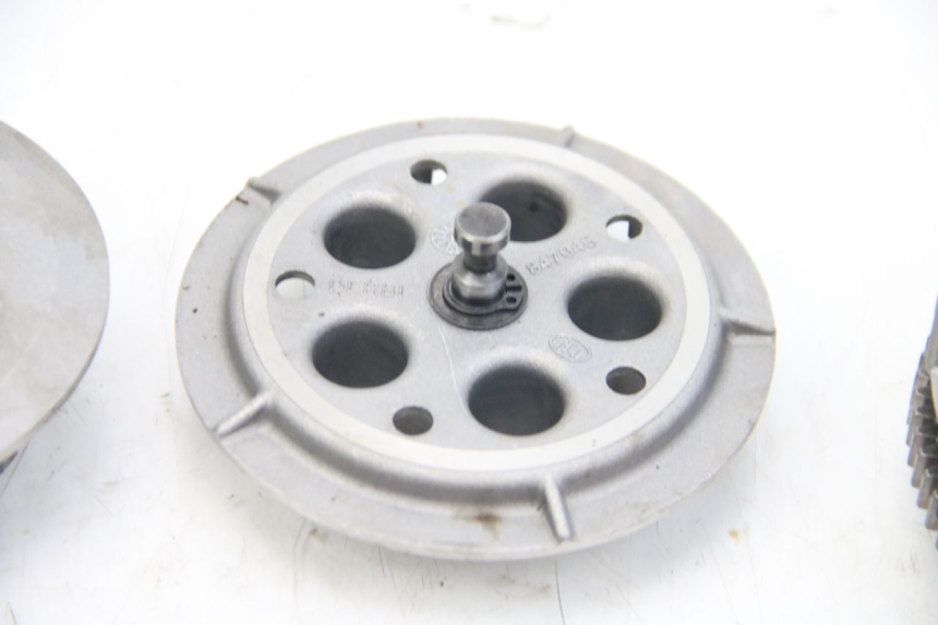 photo de FRIZIONE APRILIA SX 50 (2011 - 2017) - Primo piano ad alta risoluzione