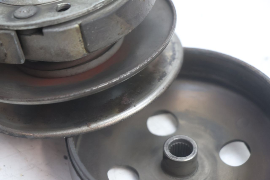 photo de FRIZIONE PEUGEOT TREKKER 50 (1995 - 2004) - Altra angolazione