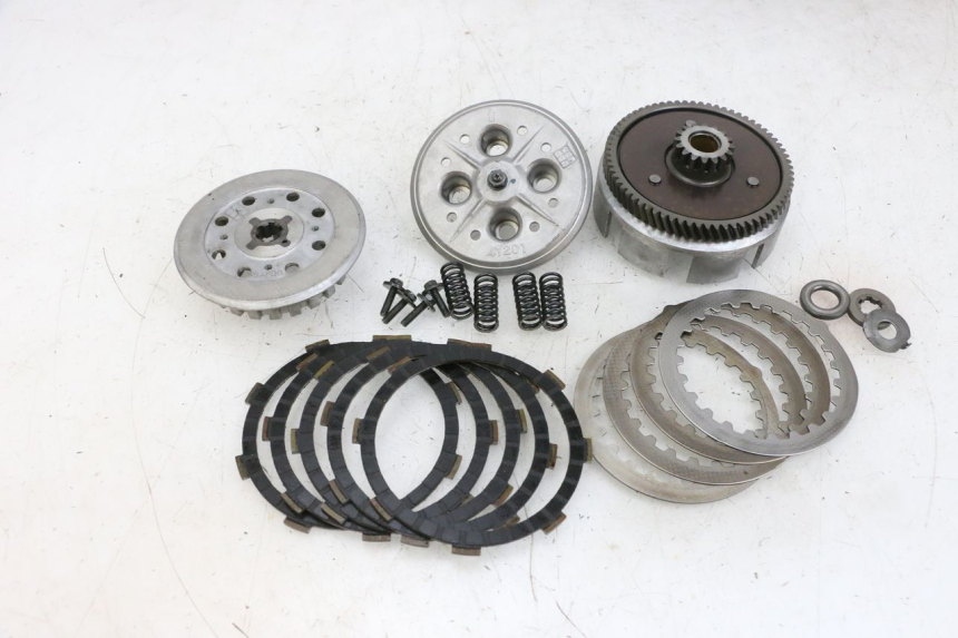 photo de FRIZIONE YAMAHA TTR 125 (2000 - 2020) - Caratteristiche distintive