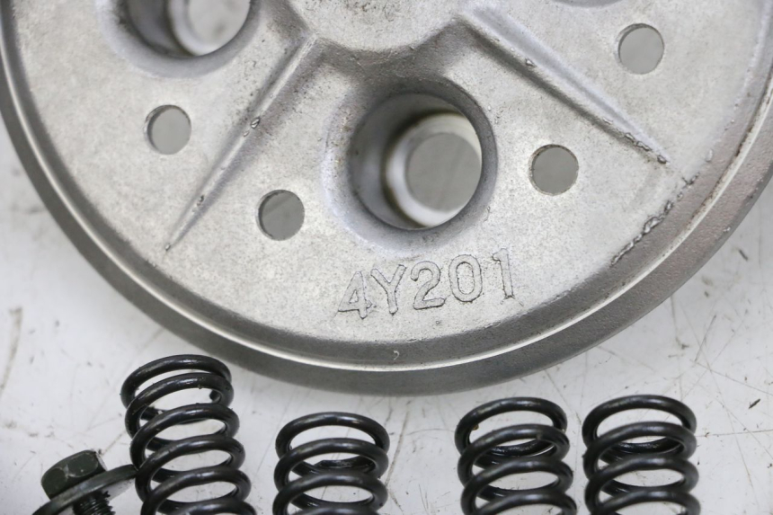 photo de FRIZIONE YAMAHA TTR 125 (2000 - 2020) - Dettagli dei punti di fissaggio