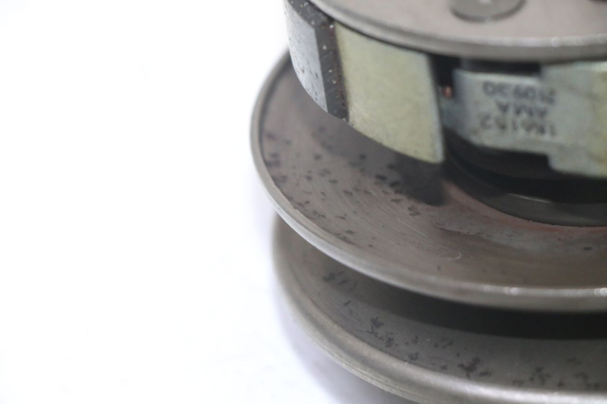 photo de FRIZIONE PEUGEOT TWEET PRO EFI 4T 50 (2021 - 2022) - Primo piano tecnico