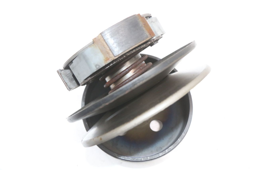 photo de FRIZIONE SUZUKI UH BURGMAN 125 (2002 - 2006) - Primo piano tecnico