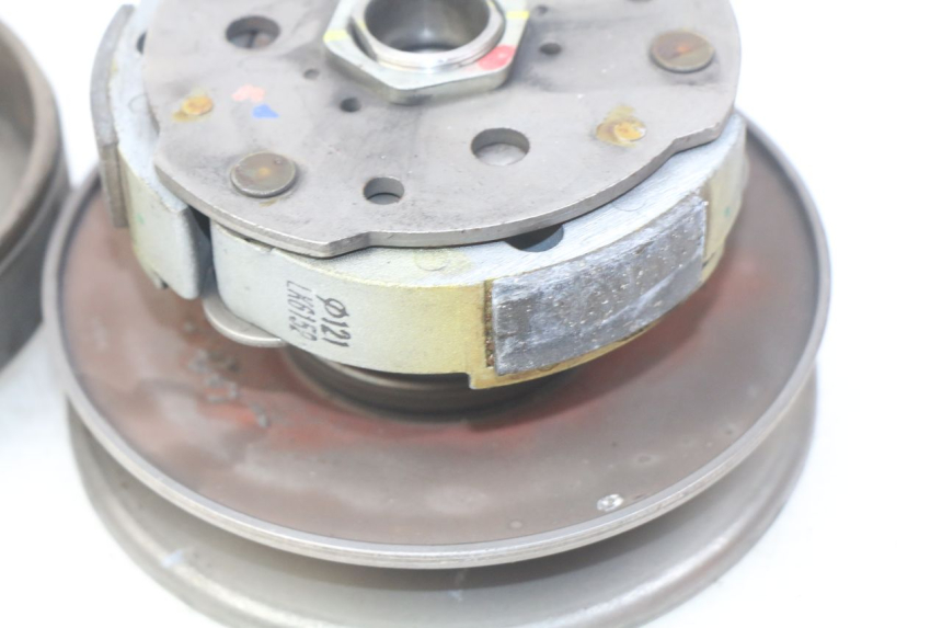 photo de FRIZIONE PIAGGIO VESPA GTS IGET ABS 125 (2017 - 2023) - Dettagli dei punti di fissaggio