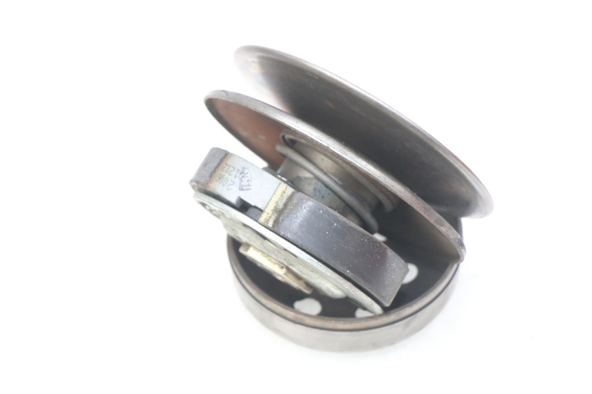 photo de FRIZIONE PIAGGIO VESPA PRIMAVERA 2T 50 (2013 - 2018) - Altra angolazione