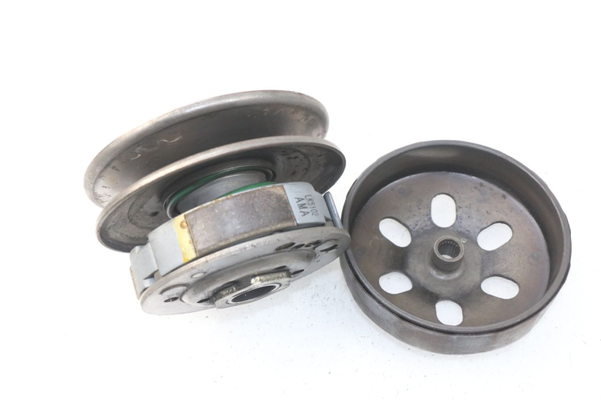 photo de FRIZIONE PEUGEOT VIVACITY NEW 4T 50 (2008 - 2017) - Altra angolazione