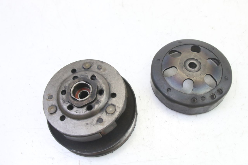 photo de FRIZIONE PEUGEOT VIVACITY NEW 4T 50 (2008 - 2017) - Primo piano tecnico