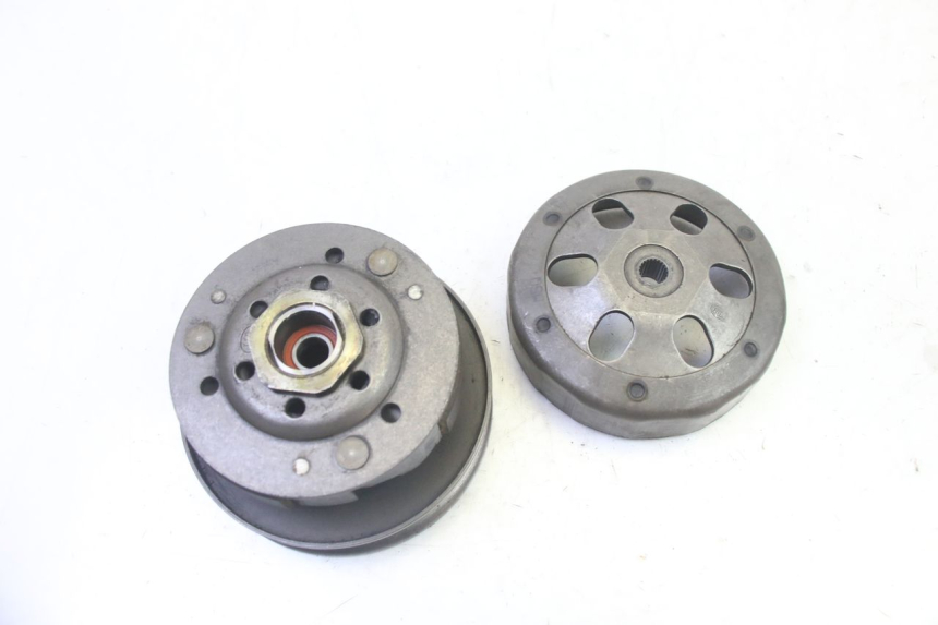 photo de FRIZIONE PEUGEOT VIVACITY NEW 4T 50 (2008 - 2017) - Primo piano tecnico