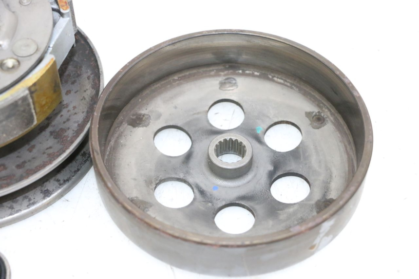 photo de FRIZIONE YAMAHA X-MAX XMAX 125 (2010 - 2013) - Stato della superficie e materiale