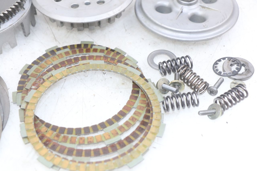 photo de FRIZIONE PEUGEOT XP6 50 (2006 - 2011) - Caratteristiche distintive