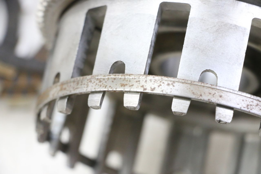 photo de FRIZIONE YAMAHA FZ6 FAZER S2 600 (2007 - 2011) - Caratteristiche distintive