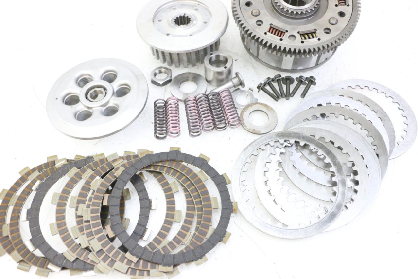 photo de FRIZIONE YAMAHA FZ6 FAZER S2 600 (2007 - 2011) - Primo piano ad alta risoluzione