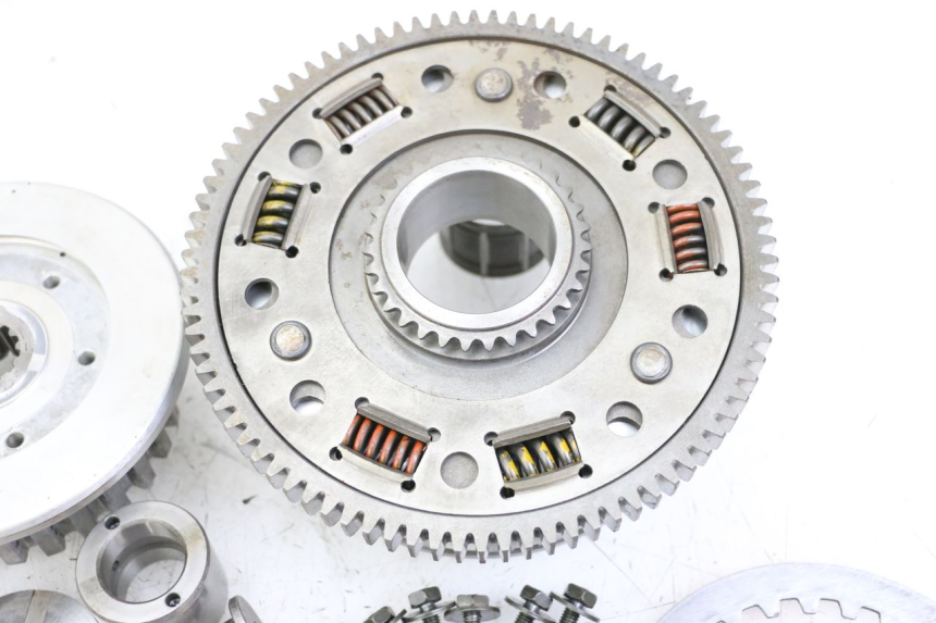 photo de FRIZIONE YAMAHA FZ6 FAZER S2 600 (2007 - 2011) - Focus sulla struttura