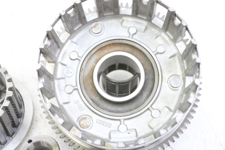 photo de FRIZIONE YAMAHA FZ6 FAZER S2 600 (2007 - 2011) - Dettagli dei punti di fissaggio