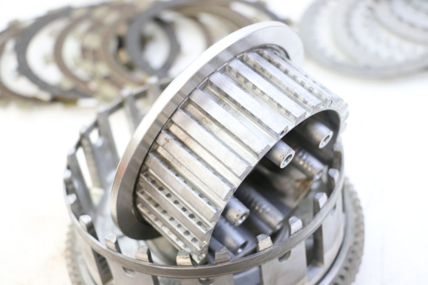 photo de FRIZIONE YAMAHA FZ6 FAZER S2 600 (2007 - 2011) - Primo piano tecnico