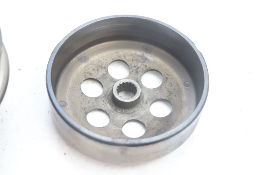 photo de FRIZIONE YAMAHA YP MAJESTY 125 (2002 - 2006) - Caratteristiche distintive