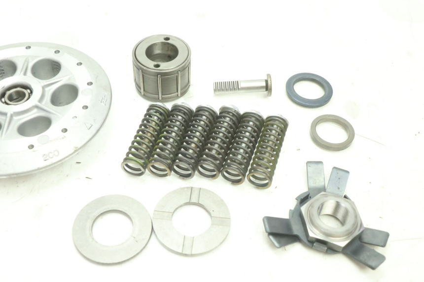 photo de FRIZIONE YAMAHA YZF R6 600 (2008 - 2009) - Dettagli dei punti di fissaggio