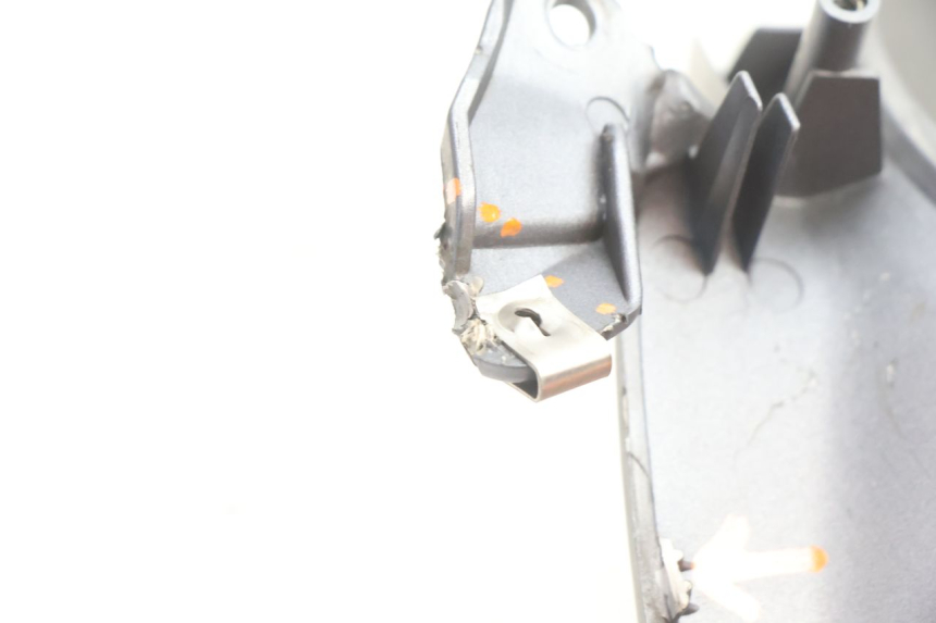 photo de CONTACHILOMETRI CARENA APRILIA ATLANTIC S 125 (2010 - 2013) - Stato della superficie e materiale