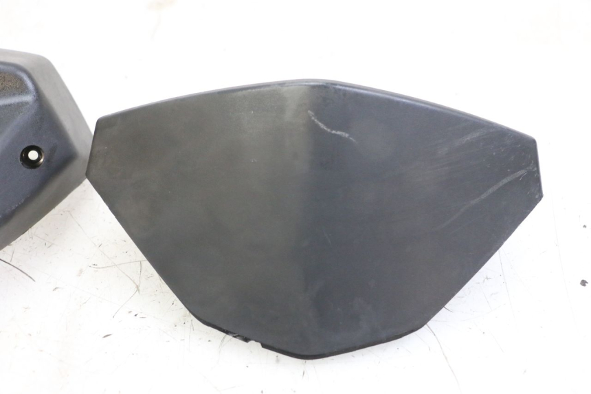 photo de Cornice del contachilometri YAMAHA BW'S BWS 125 (2010 - 2013) - Zoom sullo stato d'uso