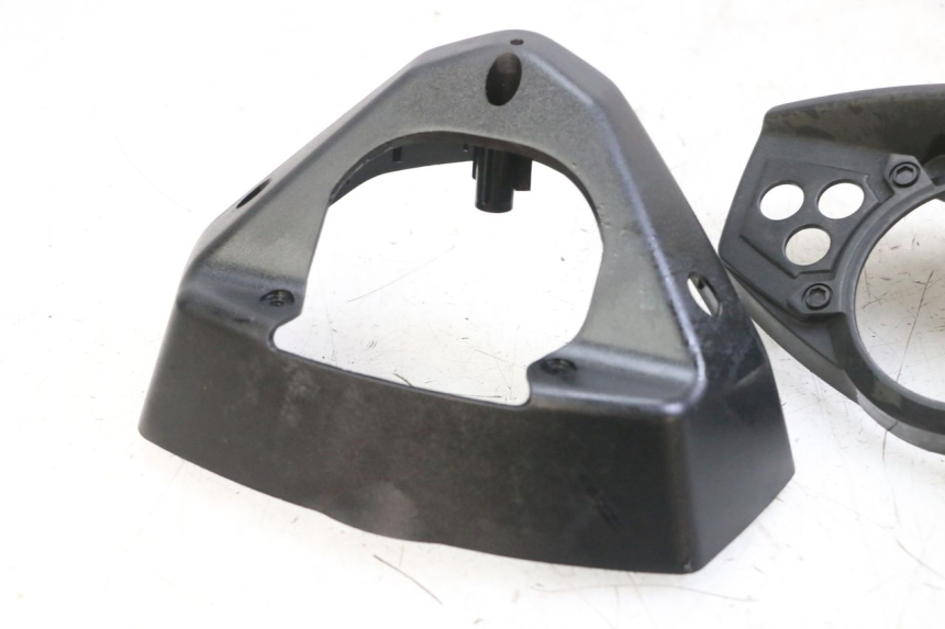 photo de Cornice del contachilometri YAMAHA BW'S BWS 125 (2010 - 2013) - Primo piano tecnico