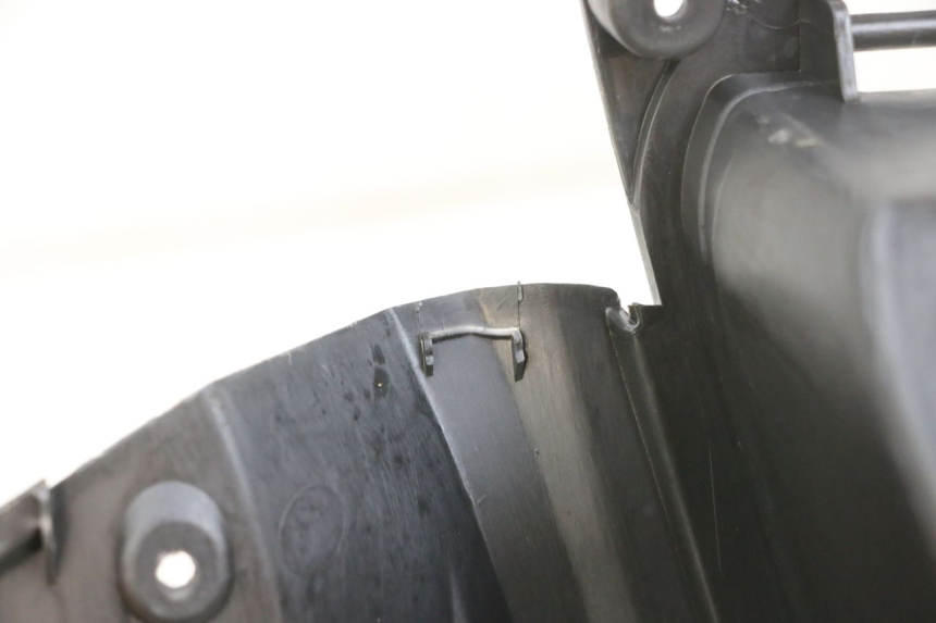 photo de Cornice del contachilometri SYM GTS EVO 125 (2009 - 2013) - Dettaglio del componente