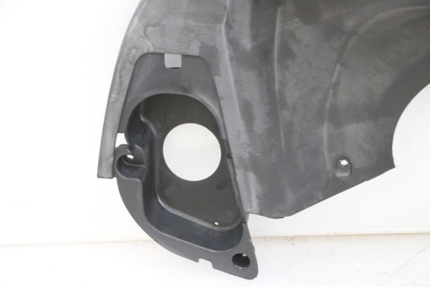 photo de Cornice del contachilometri SYM GTS EVO 125 (2009 - 2013) - Caratteristiche distintive