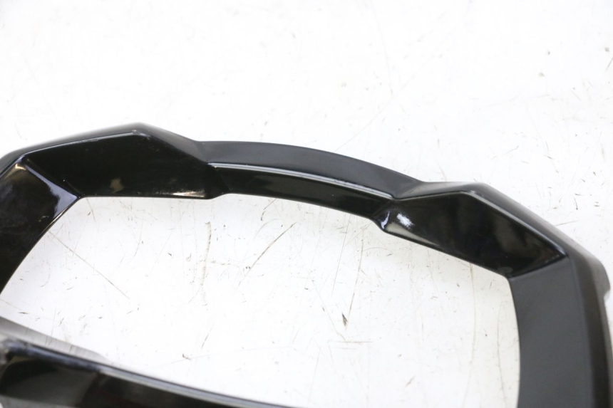 photo de CONTACHILOMETRI CARENA PIAGGIO MP3 HPE 310 (2024 - 2025) - Stato della superficie e materiale