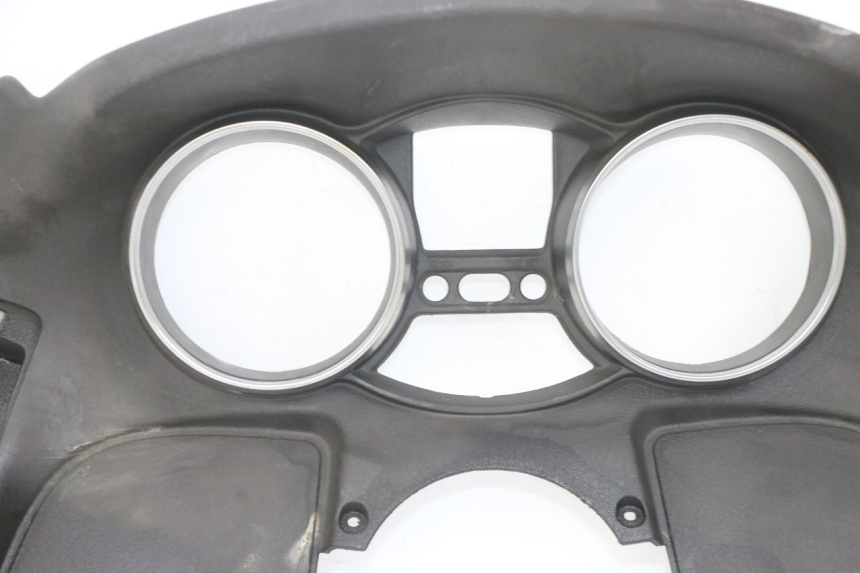 photo de CONTACHILOMETRI CARENA PIAGGIO MP3 LT 300 (2010 - 2016) - Dettagli dei punti di fissaggio