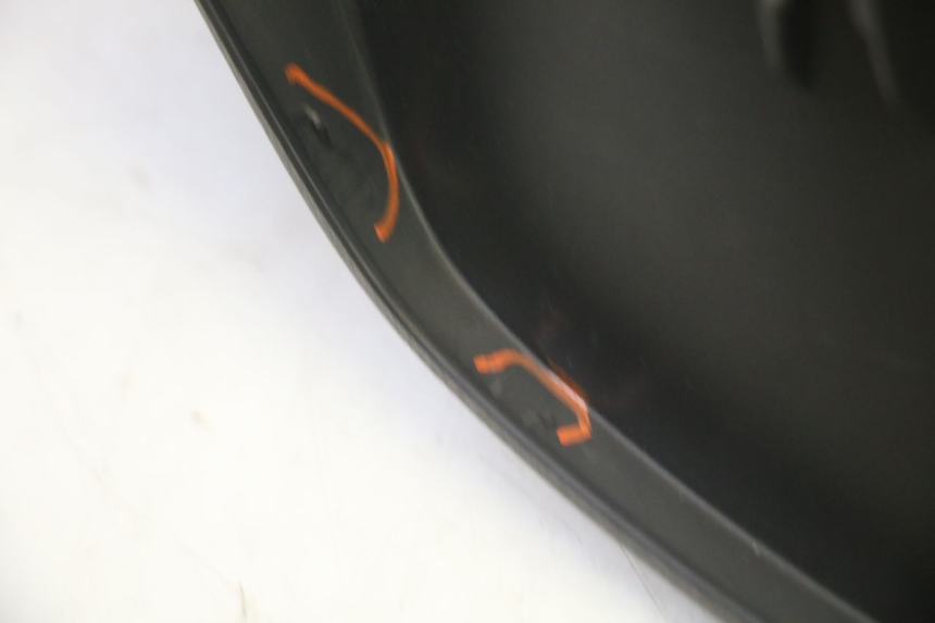 photo de CONTACHILOMETRI CARENA PIAGGIO MP3 RL 250 (2006 - 2010) - Dettagli dei punti di fissaggio