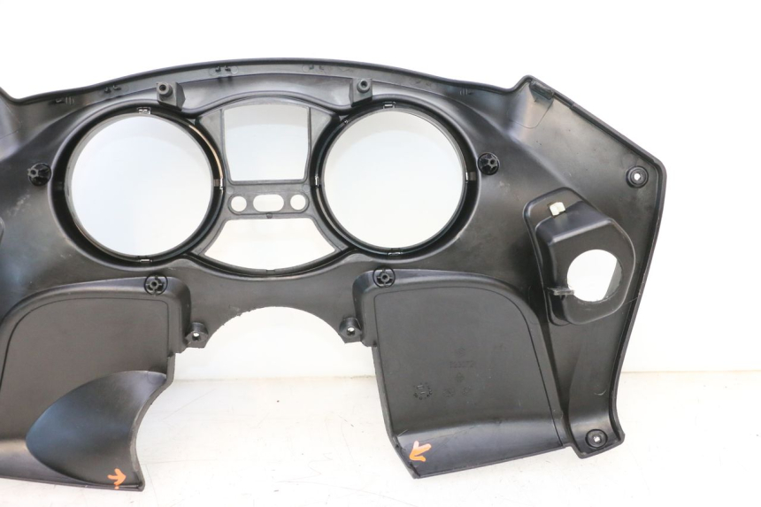 photo de CONTACHILOMETRI CARENA PIAGGIO MP3 RL 250 (2006 - 2010) - Dettagli dei punti di fissaggio