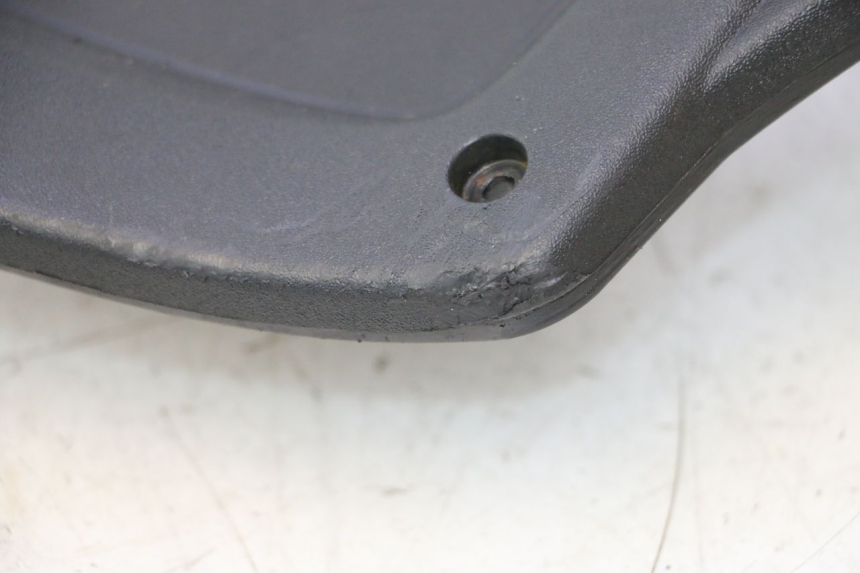 photo de CONTACHILOMETRI CARENA PIAGGIO MP3 500 (2016 - 2018) - Dettagli dei punti di fissaggio