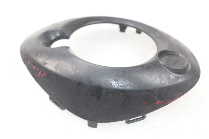 photo de Cornice del contachilometri MBK OVETTO ONE 2T 50 (2013 - 2017) - Zoom sullo stato d'uso