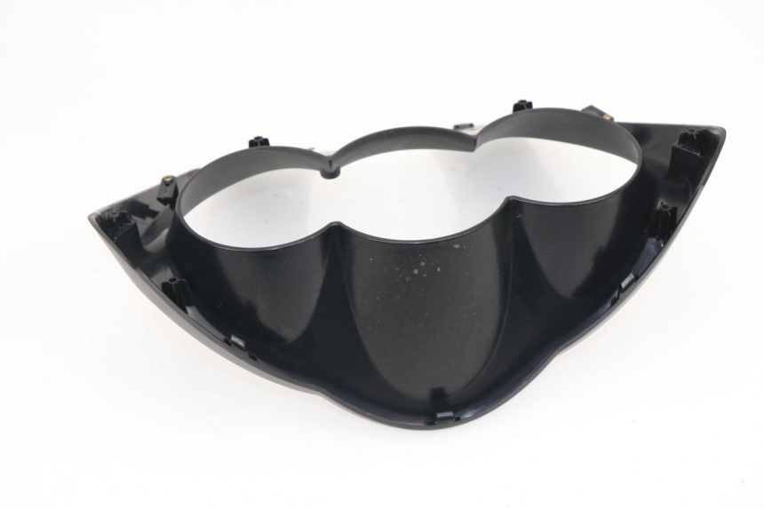 photo de Cornice del contachilometri PEUGEOT SATELIS COMPRESSOR K15 125 (2006 - 2009) - Dettaglio del componente