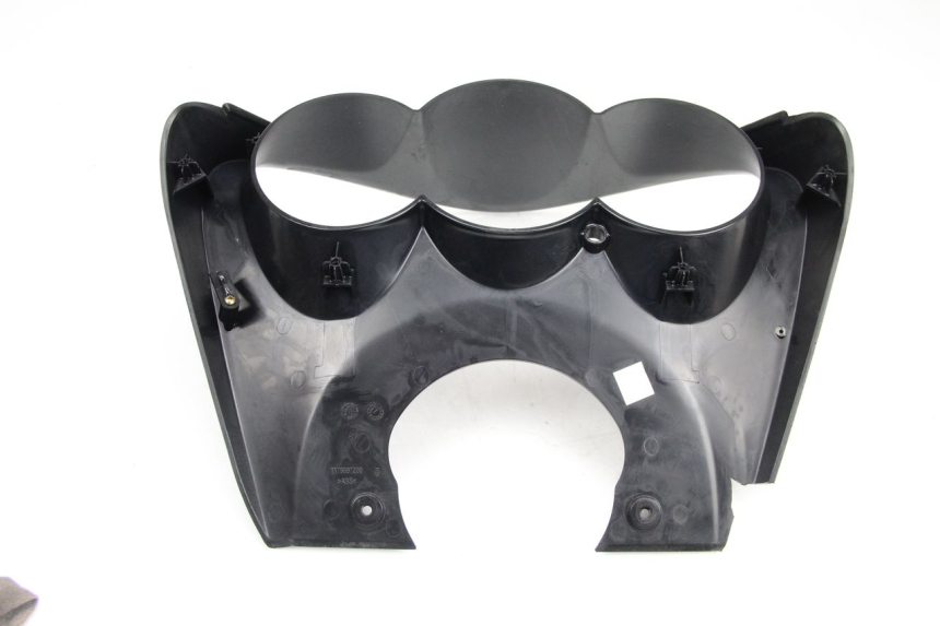 photo de Cornice del contachilometri PEUGEOT SATELIS 125 (2013 - 2018) - Dettagli dei punti di fissaggio