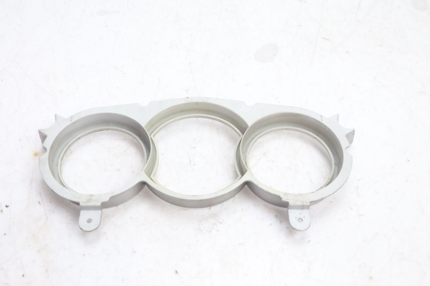 photo de Cornice del contachilometri PEUGEOT SATELIS 125 (2013 - 2018) - Zoom sullo stato d'uso