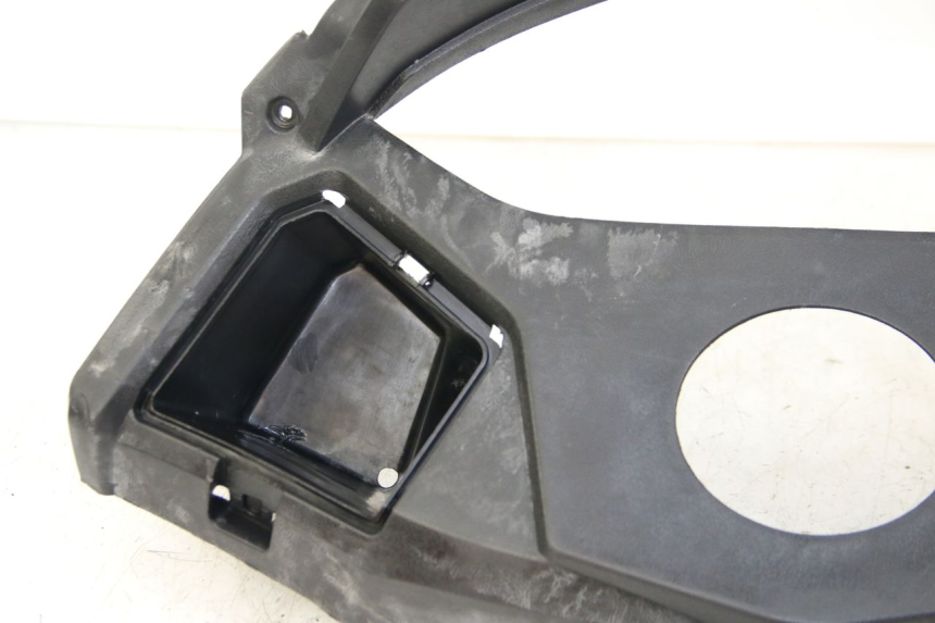 photo de Cornice del contachilometri RAZZO STEED 125 (2012 - 2018) - Dettaglio del componente