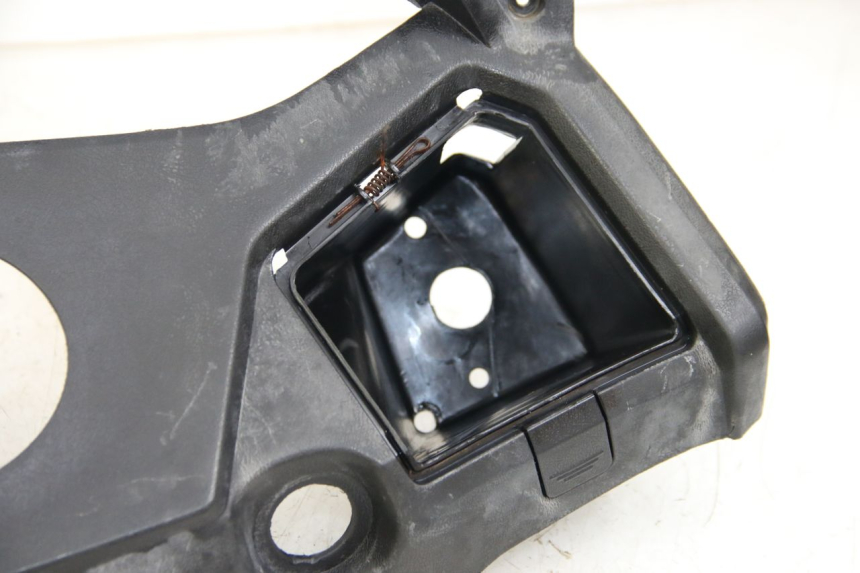 photo de Cornice del contachilometri RAZZO STEED 125 (2012 - 2018) - Stato della superficie e materiale