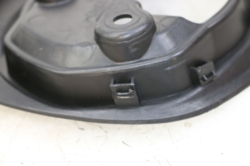 photo de Cornice del contachilometri SUZUKI GSX F GSXF 650 (2007 - 2015) - Zoom sullo stato d'uso