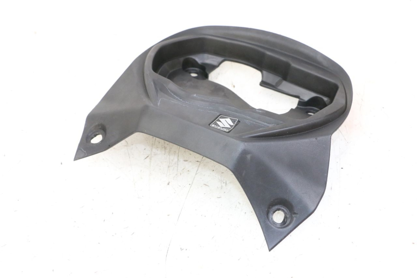 photo de Cornice del contachilometri SUZUKI GSX F GSXF 650 (2007 - 2015) - Dettagli dei punti di fissaggio