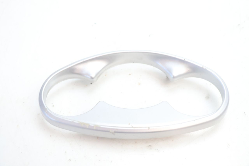 photo de Cornice del contachilometri YAMAHA YP MAJESTY 125 (2007 - 2010) - Dettaglio del componente