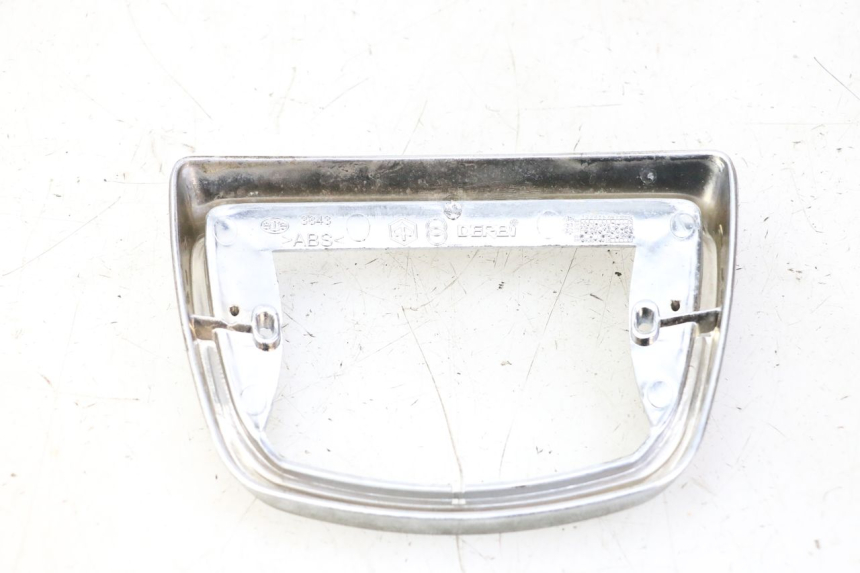 photo de COPERCHIO FANALE POSTERIORE PIAGGIO LXV 4T 50 (2009 - 2013) - Dettaglio del componente