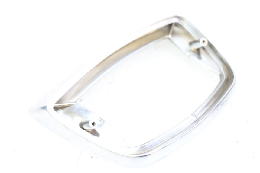 photo de CONTORNO LUCE POSTERIORE PIAGGIO VESPA LX 2T 50 (2005 - 2013) - Vista principale