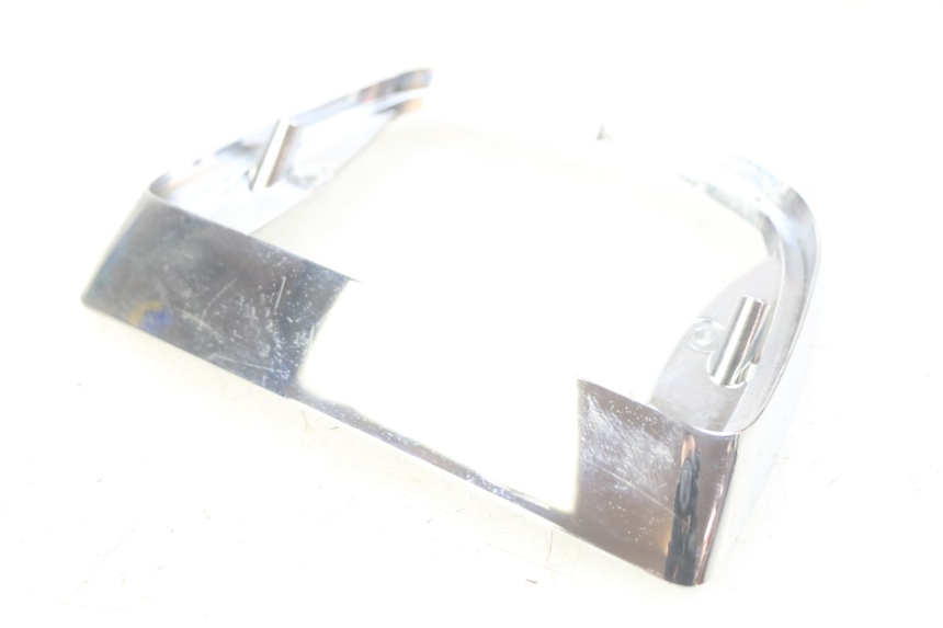 photo de CONTORNO LUCE POSTERIORE PIAGGIO VESPA LX 2T 50 (2005 - 2013) - Altra angolazione