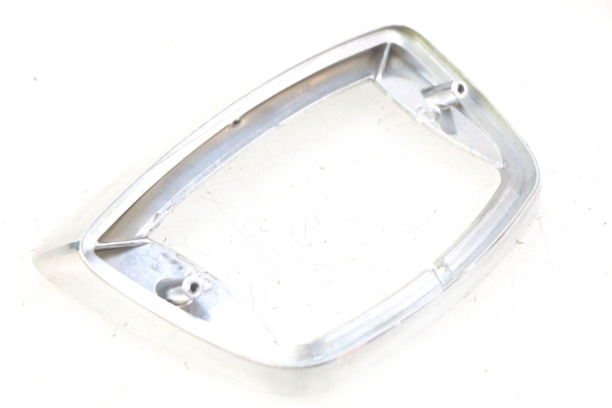 photo de CONTORNO LUCE POSTERIORE PIAGGIO VESPA LX 2T 50 (2005 - 2013) - Vista principale