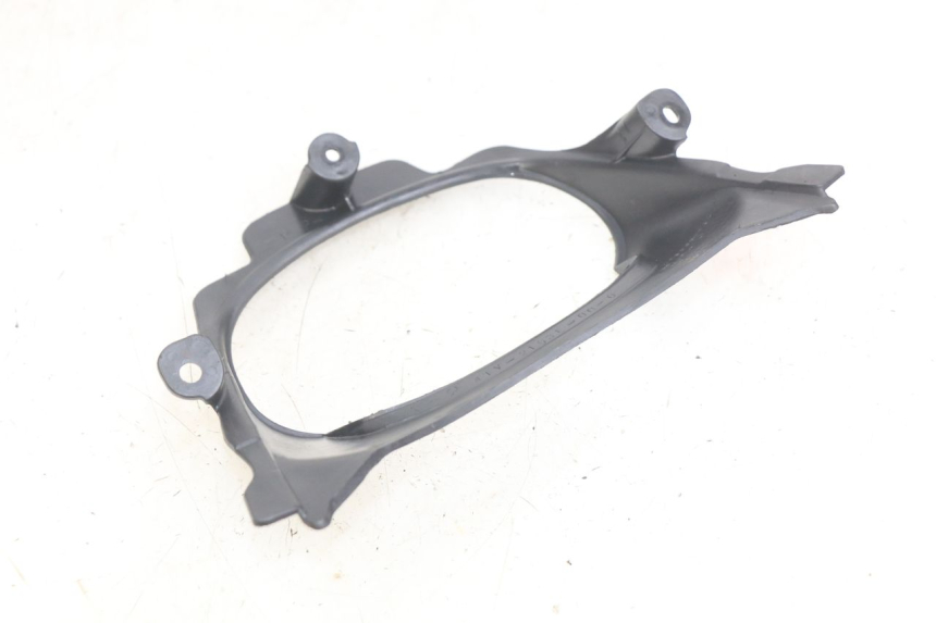 photo de CONTORNO LUCE POSTERIORE YAMAHA YZF R THUNDERCAT 600 (1996 - 2003) - Dettaglio del componente