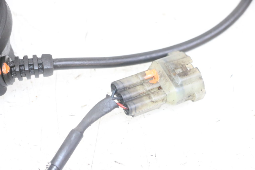 photo de ENTRATORE CONTACHILOMETRI YAMAHA XMAX X-MAX 125 (2006 - 2009) - Stato della superficie e materiale