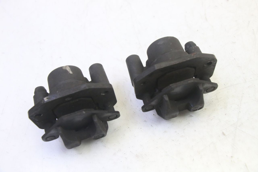 photo de PINZA FRENO POSTERIORE QUADRO 4 4D 350 (2015 - 2018) - Dettagli dei punti di fissaggio