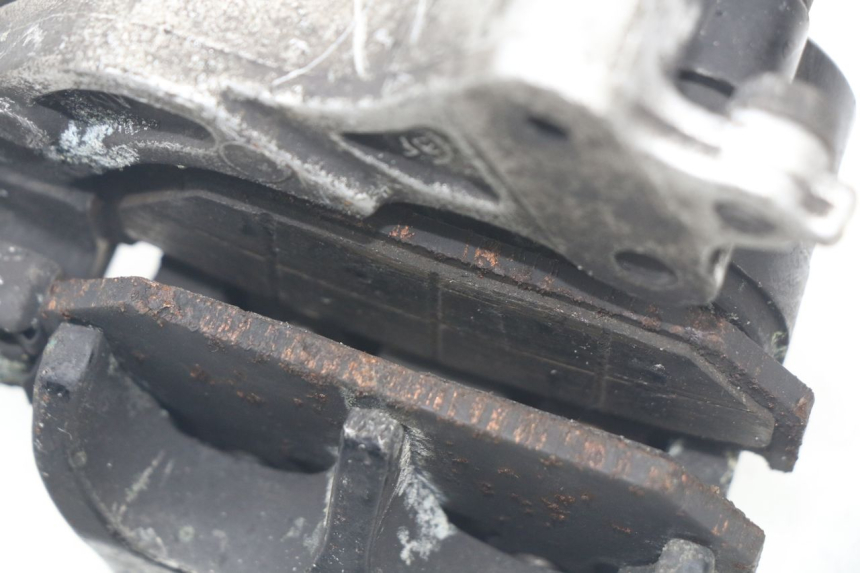 photo de Pinza freno posteriore HONDA CBR F SC21 1000 (1986 - 1992) - Zoom sullo stato d'uso