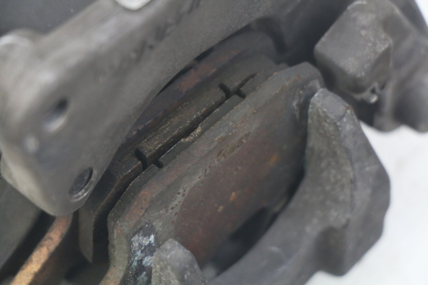 photo de PINZA FRENO POSTERIORE HONDA FES PANTHEON 125 (2003 - 2007) - Zoom sullo stato d'uso